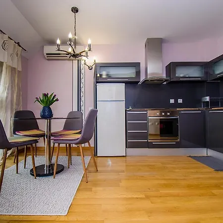 Gabi Sun Apartment